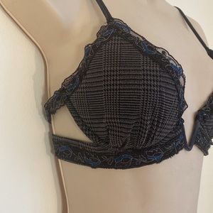 La Perla Gray Plaid Lace Bra - size 32D